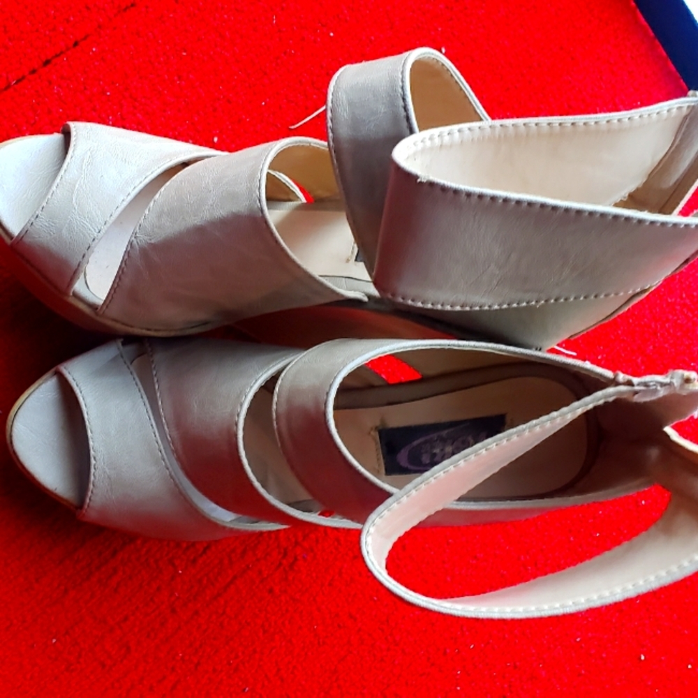 Women wedges